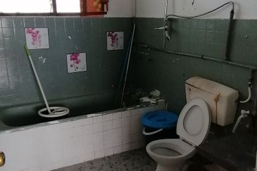 OUG / Taman United 2 Storey Semi D for Rent