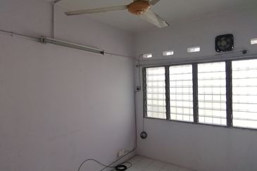 OUG / Taman United 2 Storey Semi D for Rent
