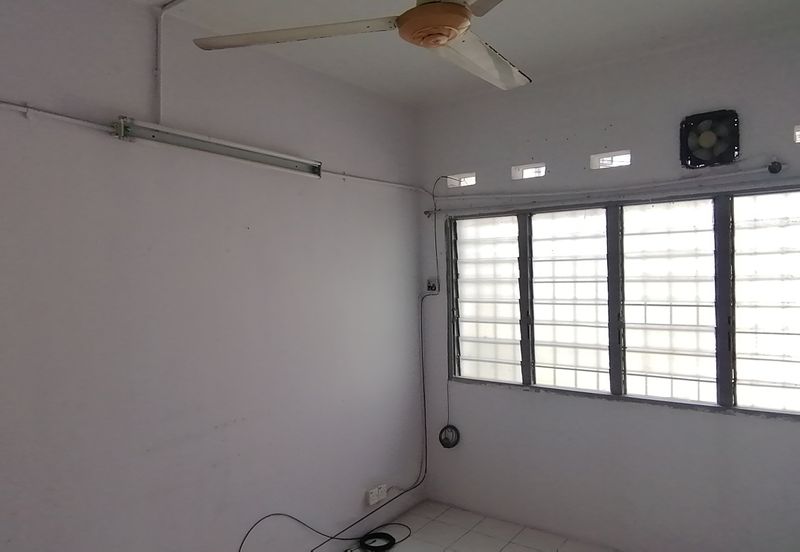 OUG / Taman United 2 Storey Semi D for Rent