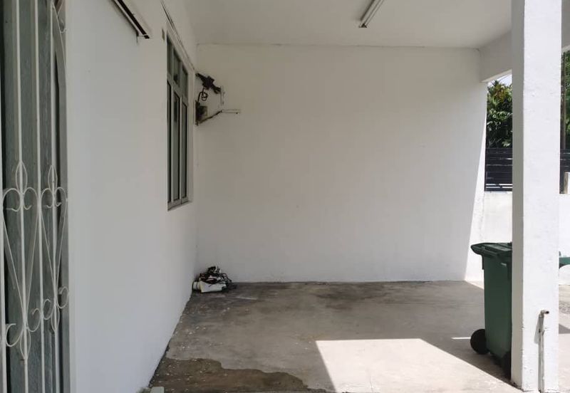 OUG 2 Storey Terrace House Facing Empty Field