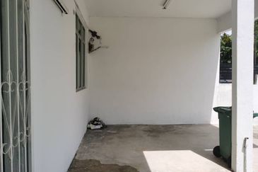 OUG 2 Storey Terrace House Facing Empty Field