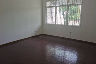 OUG 2 Storey Terrace House Facing Empty Field