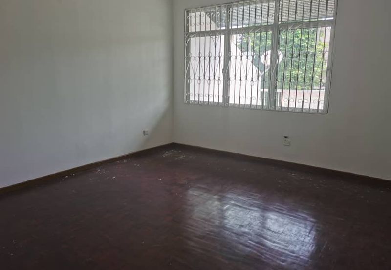 OUG 2 Storey Terrace House Facing Empty Field