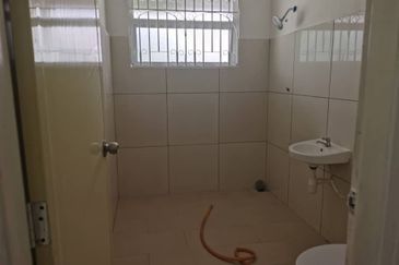 OUG 2 Storey Terrace House Facing Empty Field