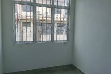 OUG 2 Storey Terrace House Facing Empty Field