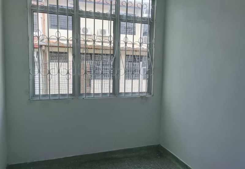 OUG 2 Storey Terrace House Facing Empty Field