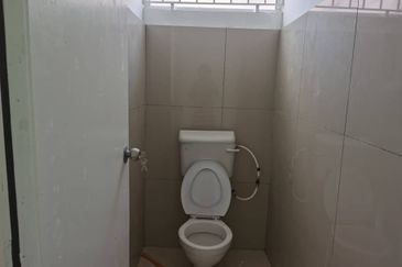 OUG 2 Storey Terrace House Facing Empty Field