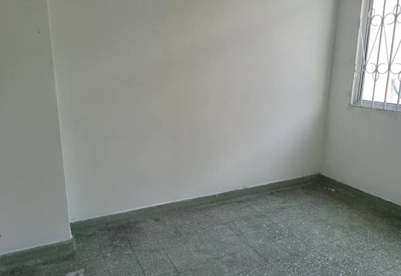 OUG 2 Storey Terrace House Facing Empty Field