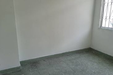 OUG 2 Storey Terrace House Facing Empty Field