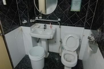 OUG/Taman Yarl 2 Storey Bungalow with Big Land