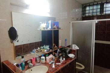 OUG/Taman Yarl 2 Storey Bungalow with Big Land