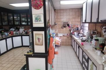 OUG/Taman Yarl 2 Storey Bungalow with Big Land