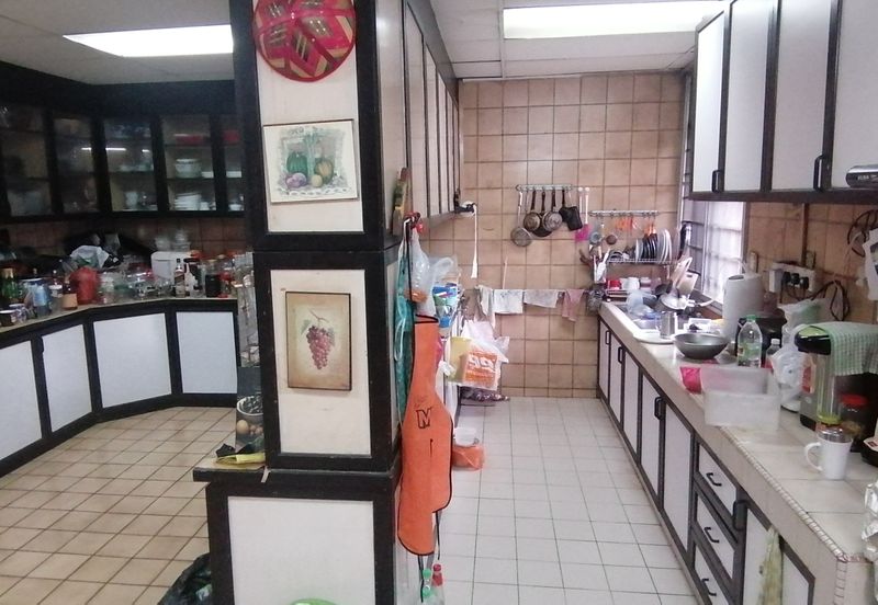 OUG/Taman Yarl 2 Storey Bungalow with Big Land