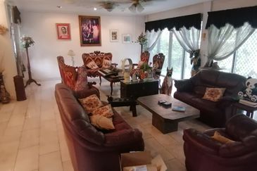 OUG/Taman Yarl 2 Storey Bungalow with Big Land