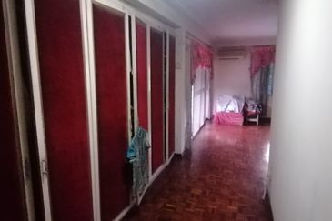 OUG/Taman Yarl 2 Storey Bungalow with Big Land