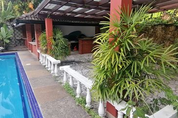 OUG/Taman Yarl 2 Storey Bungalow with Big Land