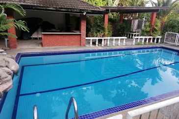 OUG/Taman Yarl 2 Storey Bungalow with Big Land