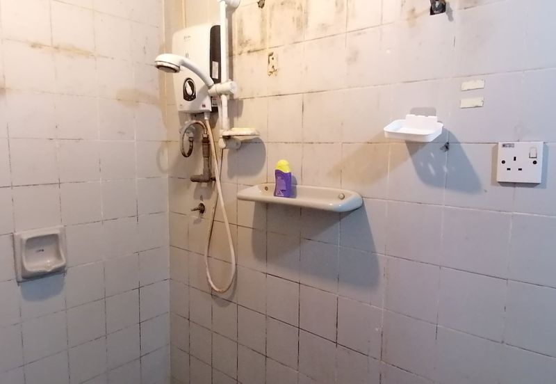 OUG/Happy Garden Ground Floor Townhouse For Rent