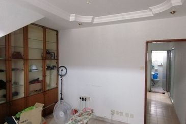 OUG/Happy Garden Ground Floor Townhouse For Rent