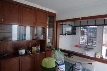 OUG/Happy Garden Ground Floor Townhouse For Rent