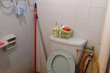 OUG/Happy Garden Ground Floor Townhouse For Rent