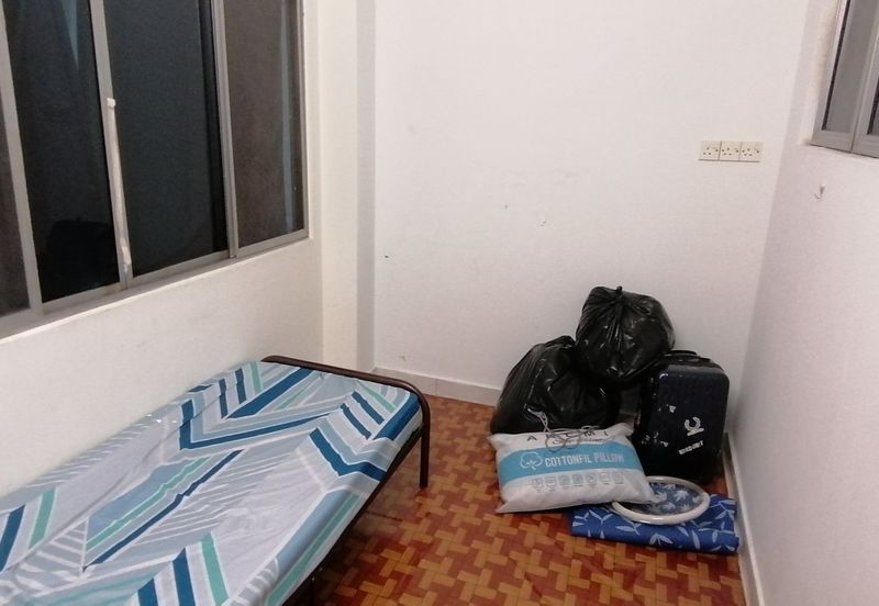 OUG/Happy Garden Ground Floor Townhouse For Rent