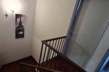 OUG 2 Storey Semi D Facing Empty Field For Rent