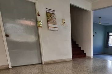 OUG 2 Storey Semi D Facing Empty Field For Rent