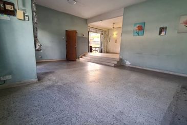 OUG 2 Storey Semi D Facing Empty Field For Rent