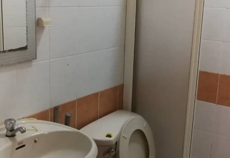 OUG/Happy Garden Gated Guarded 2 Storey Terrace