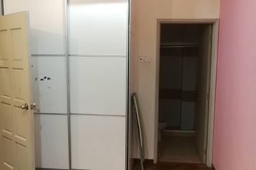 OUG/Happy Garden Gated Guarded 2 Storey Terrace