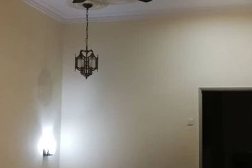 OUG/Happy Garden Gated Guarded 2 Storey Terrace