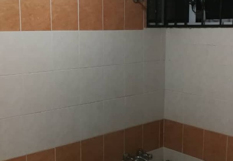 OUG/Happy Garden Gated Guarded 2 Storey Terrace