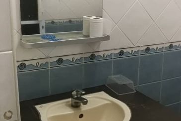 OUG/Happy Garden Gated Guarded 2 Storey Terrace