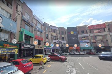 Sri Petaling Office With Lift For Rent