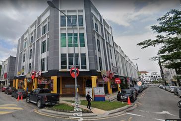 Sri Petaling Office With Lift For Rent