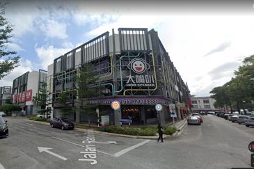 Sri Petaling Office With Lift For Rent