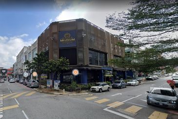 Sri Petaling Office With Lift For Rent