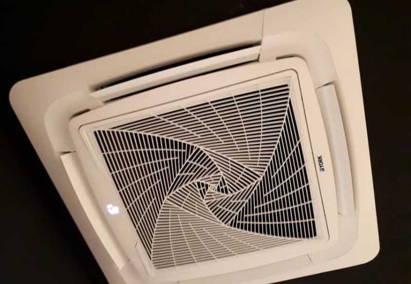 Sri Petaling Office With Lift For Rent