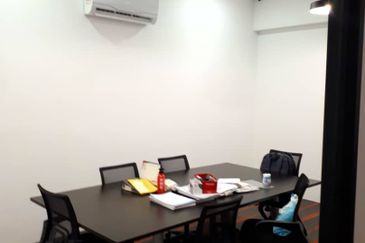 Sri Petaling Office With Lift For Rent