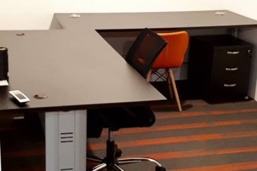 Sri Petaling Office With Lift For Rent