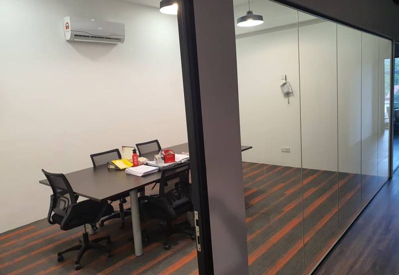Sri Petaling Office With Lift For Rent