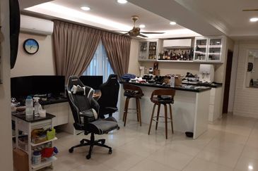 OUG/Happy Garden 1 Storey Corner Fully Renovated