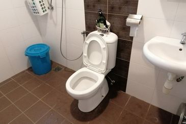 OUG/Happy Garden 1 Storey Corner Fully Renovated