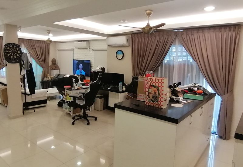 OUG/Happy Garden 1 Storey Corner Fully Renovated