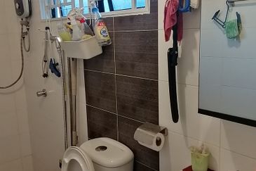 OUG/Happy Garden 1 Storey Corner Fully Renovated