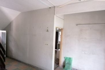 OUG/Taman United 2 Storey Corner Bungalow For Sale