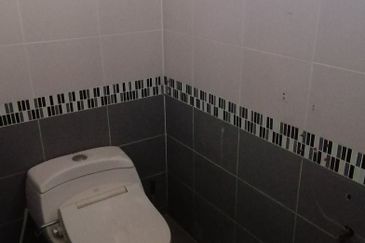 OUG/Taman United 2 Storey Corner Bungalow For Sale