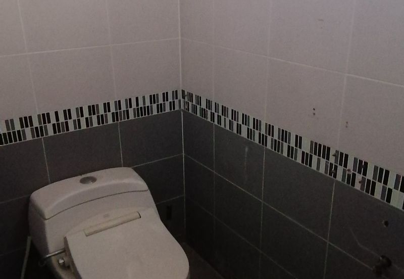 OUG/Taman United 2 Storey Corner Bungalow For Sale