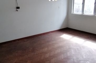 OUG/Taman United 2 Storey Corner Bungalow For Sale